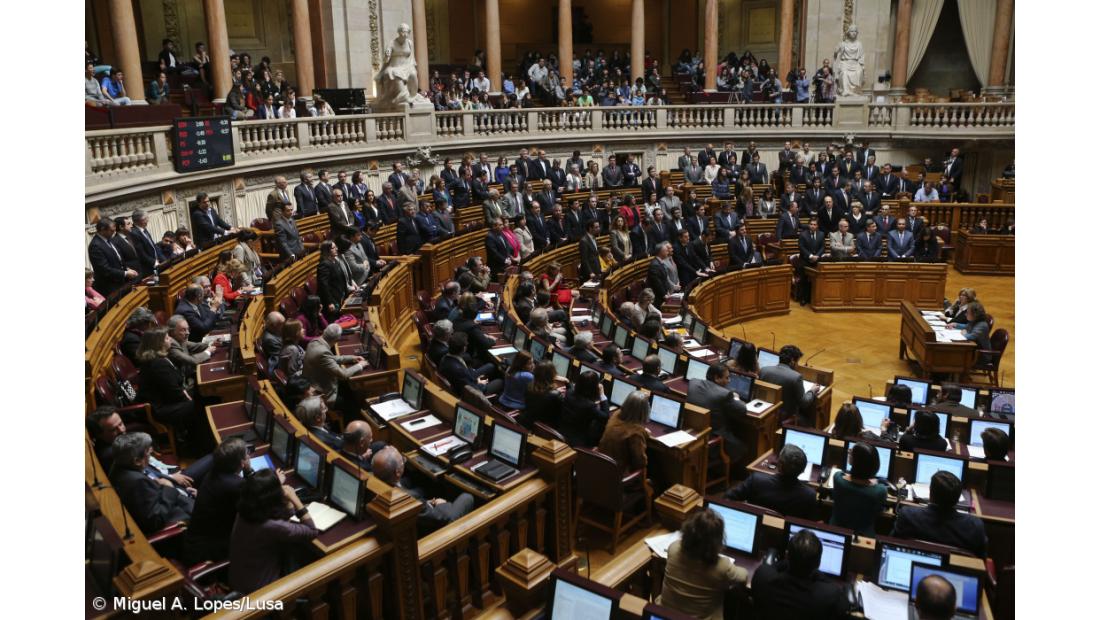 Parlamento debate escola pública e "privilégios do ensino privado" no Centro