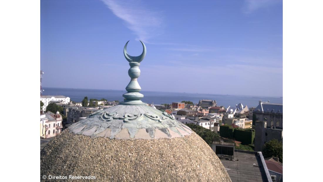 Mais de 20 mil fiéis muçulmanos em quarentena após encontro religioso