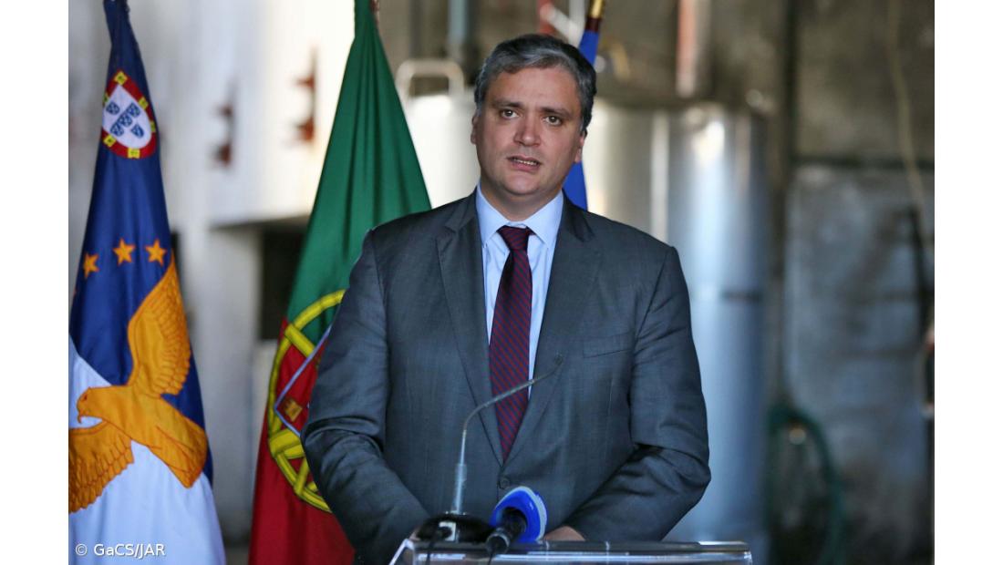 Vasco Cordeiro vai "analisar" pedido de reforço de ligações marítimas com o Corvo 