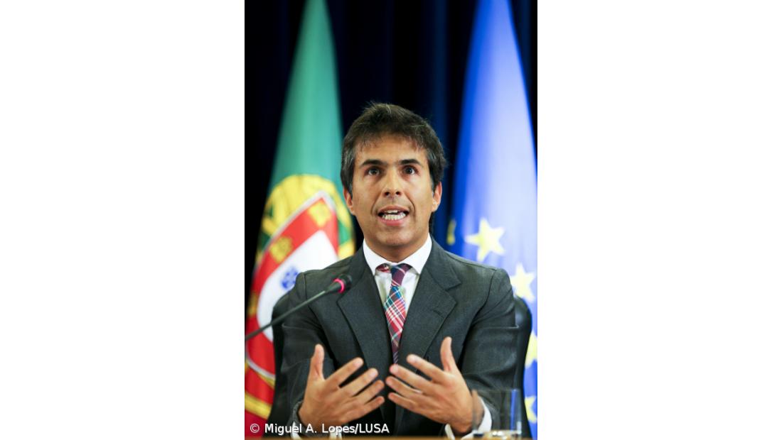 CDS definha em lutas fratricidas e vê sair personalidades