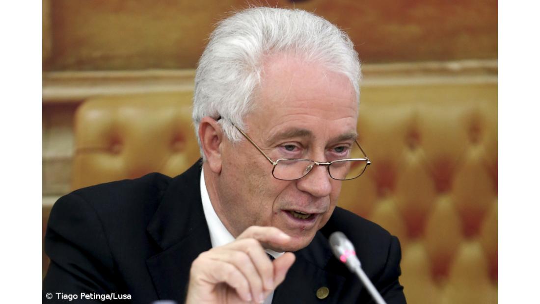 Carlos Costa diz que relatório Costa Pinto tem capítulo em falta e contradição