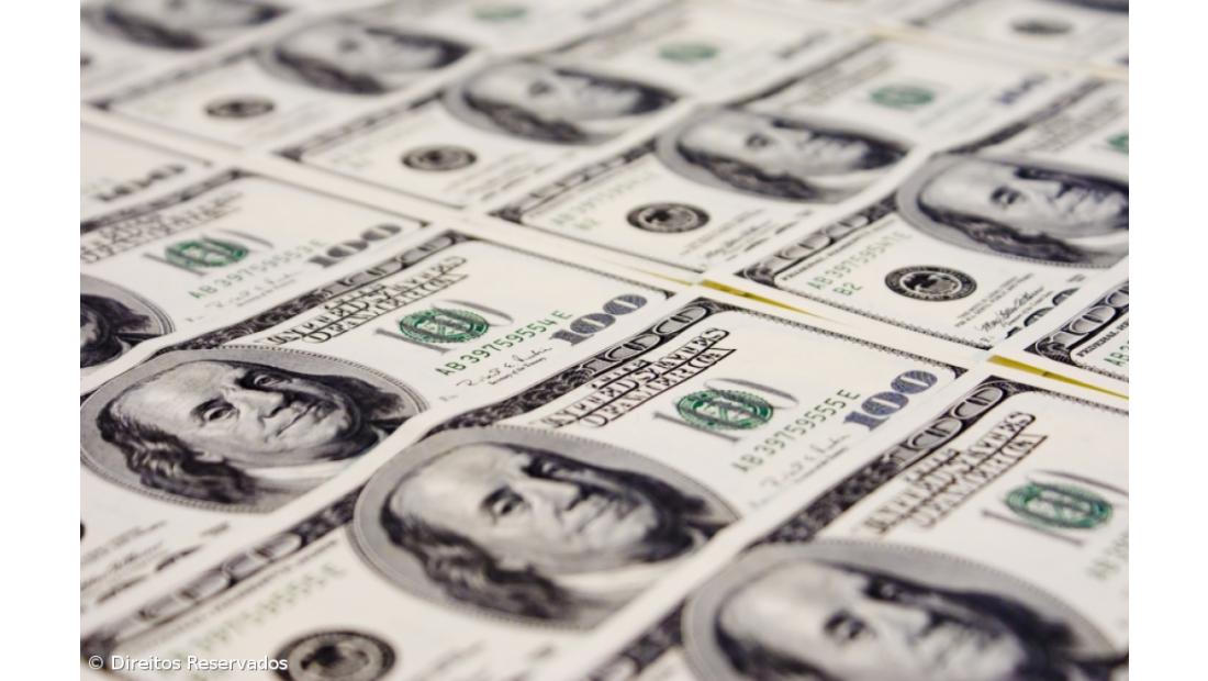 Sete grupos dos EUA pagam mais aos líderes que ao fisco