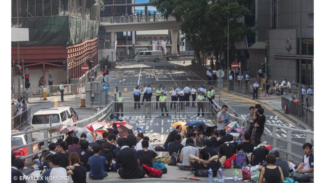 Líder de Hong Kong admite que desigualdade está a alimentar protestos