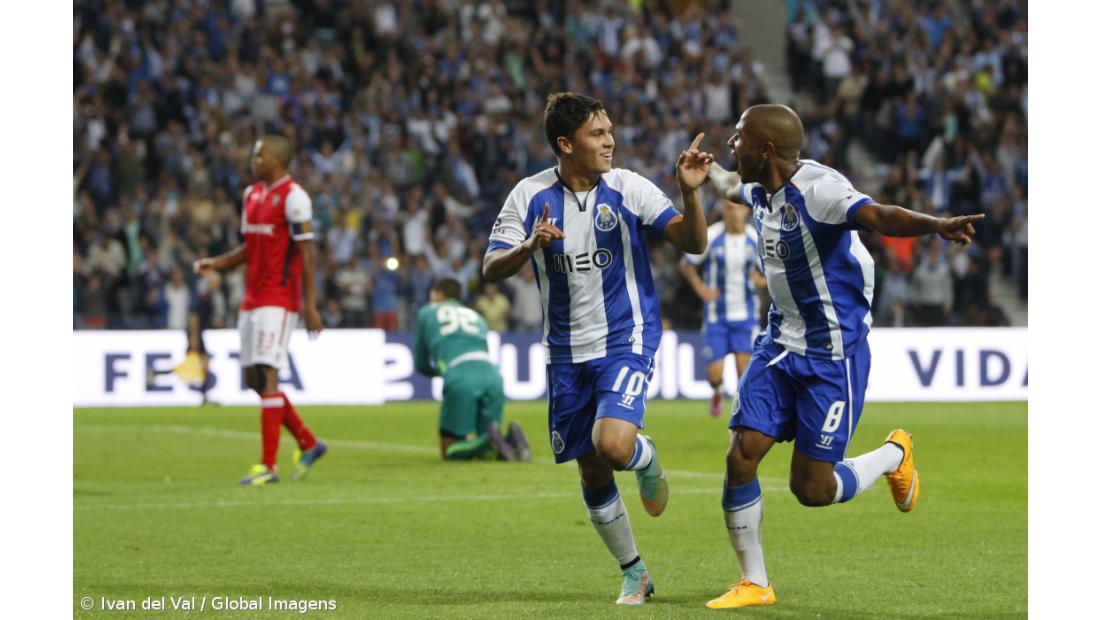 FC Porto procura vencer em Arouca e colocar o líder Benfica sob pressão