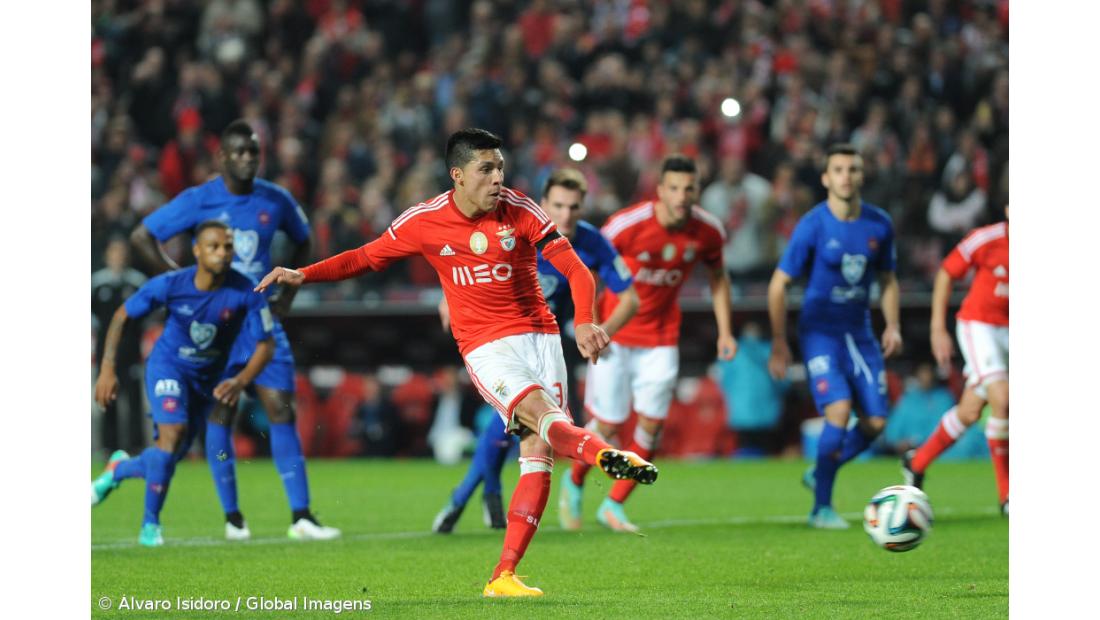 Campeão Benfica vence Belenenses e reforça liderança da I Liga de futebol (vídeos)