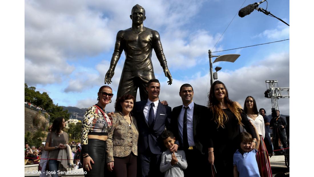 Ronaldo inaugurou no Funchal estátua que o imortaliza na cidade que o viu nascer