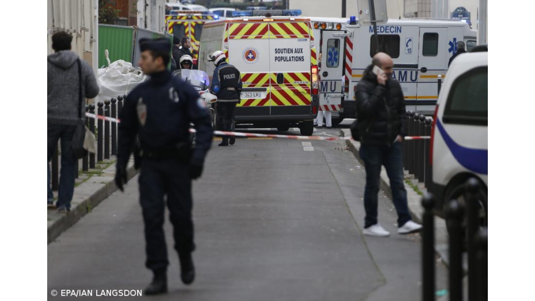 Doze mortos em ataque contra jornal satírico