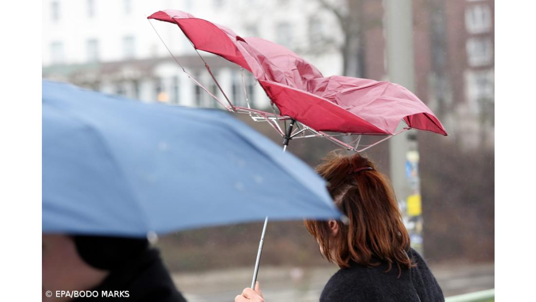 Alerta para previsão de chuva e trovoada em sete ilhas