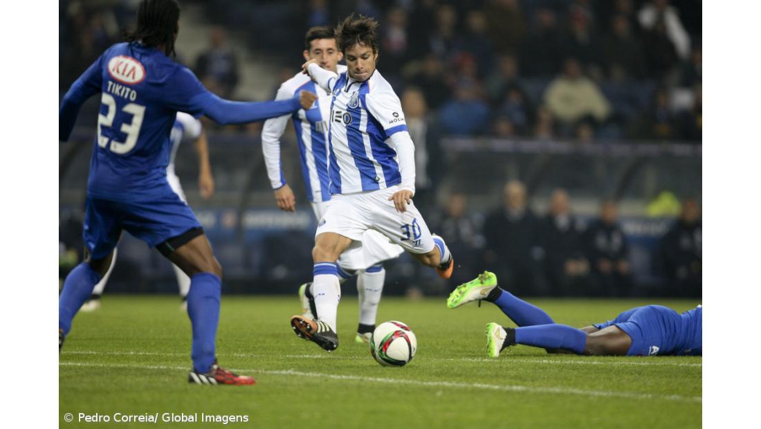 FC Porto vence Belenenses e mantém distância para o Benfica (vídeos)