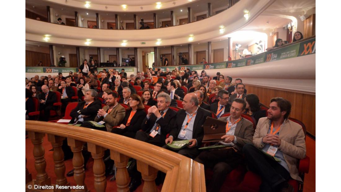 Mota Amaral deixa congresso do PSD/Açores sem fazer qualquer intervenção