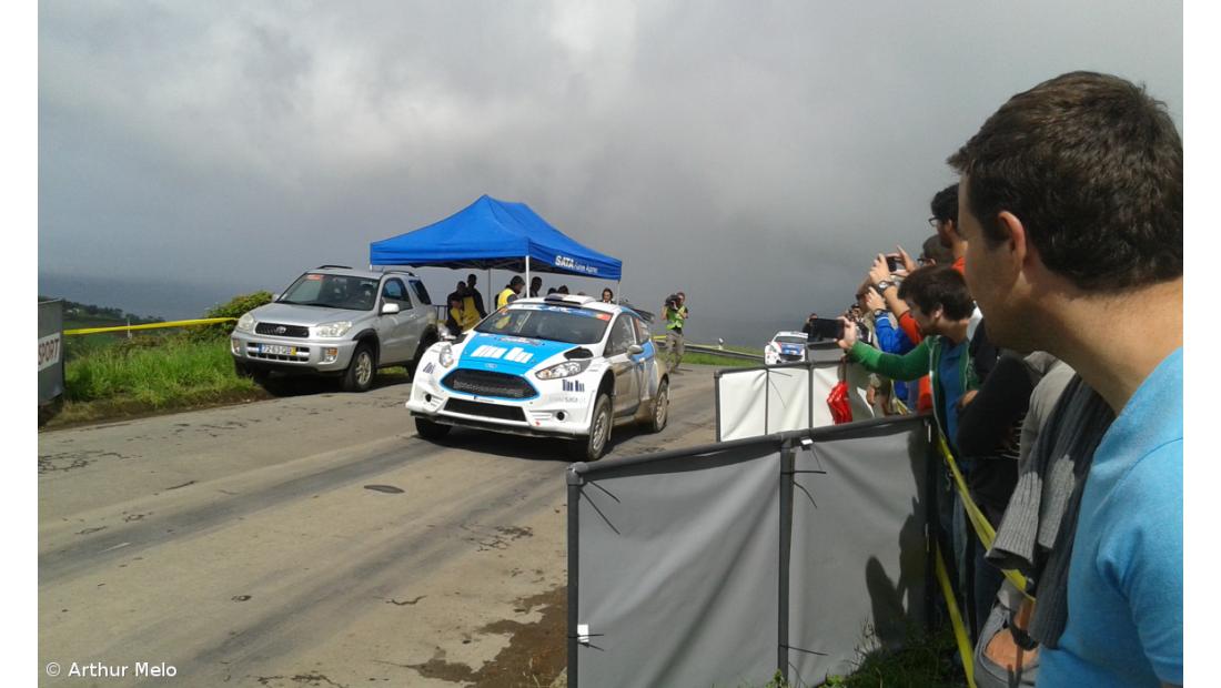 Ricardo Moura parte radiador do Ford Fiesta R5 nos Remédios