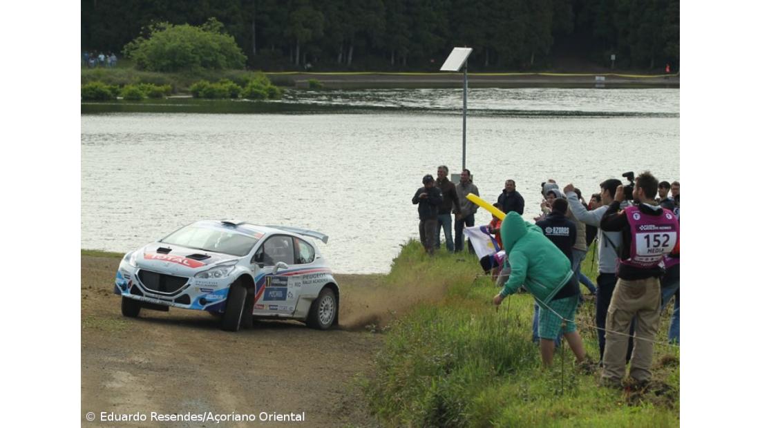 Breen abre o segundo dia a aumentar a vantagem para Kajetanowicz