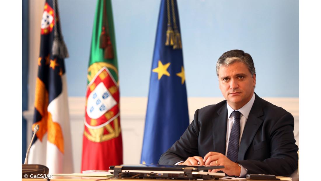 Vasco Cordeiro destaca presença de Medeiros Ferreira em "momentos marcantes" da autonomia 