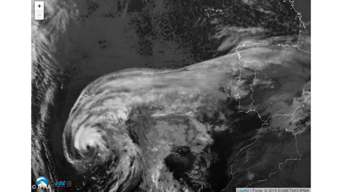 Furacão 'Alex' gera adrenalina profissional a poucas horas da chegada