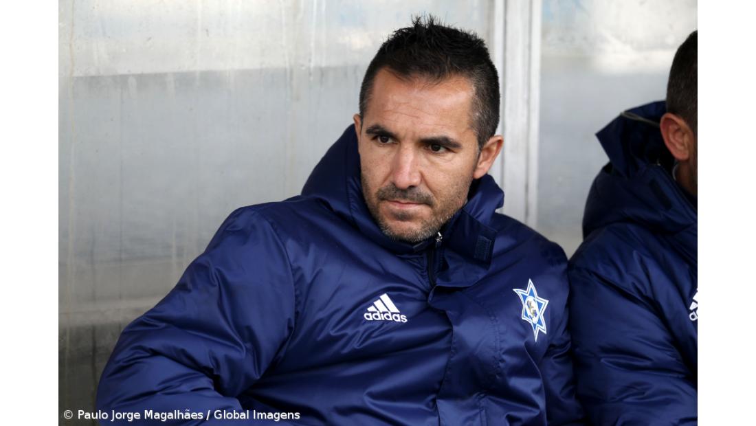 Carlos Pinto substitui Fernando Valente no Santa Clara