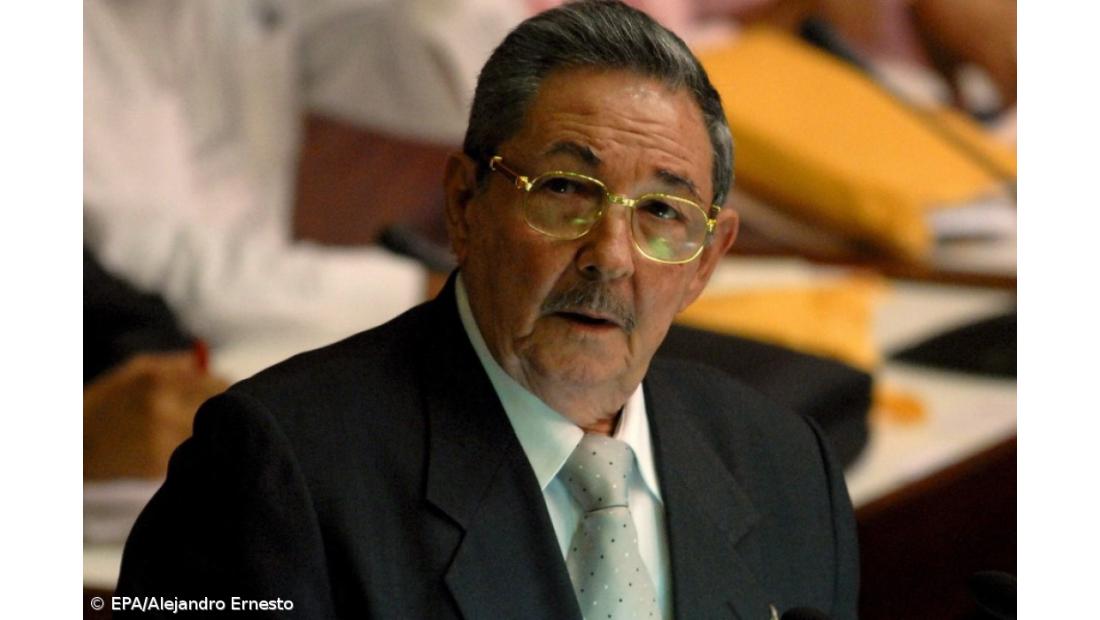 Raúl Castro diz que erros têm de ser corrigidos sob pena de afundarem a revolução