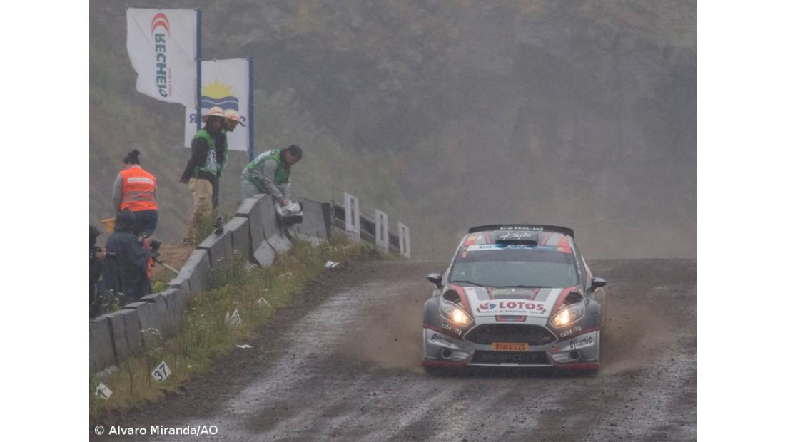 "Katjo" assalta primeiro lugar, Moura reentra no pódio