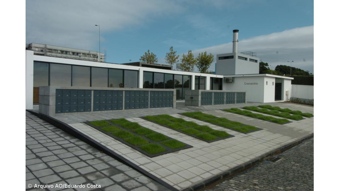 Vaticano proíbe dispersão de cinzas de mortos na natureza ou locais profanos