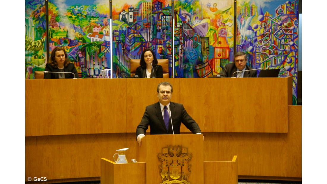 Parlamento altera periodicidade dos concursos de professores nos Açores