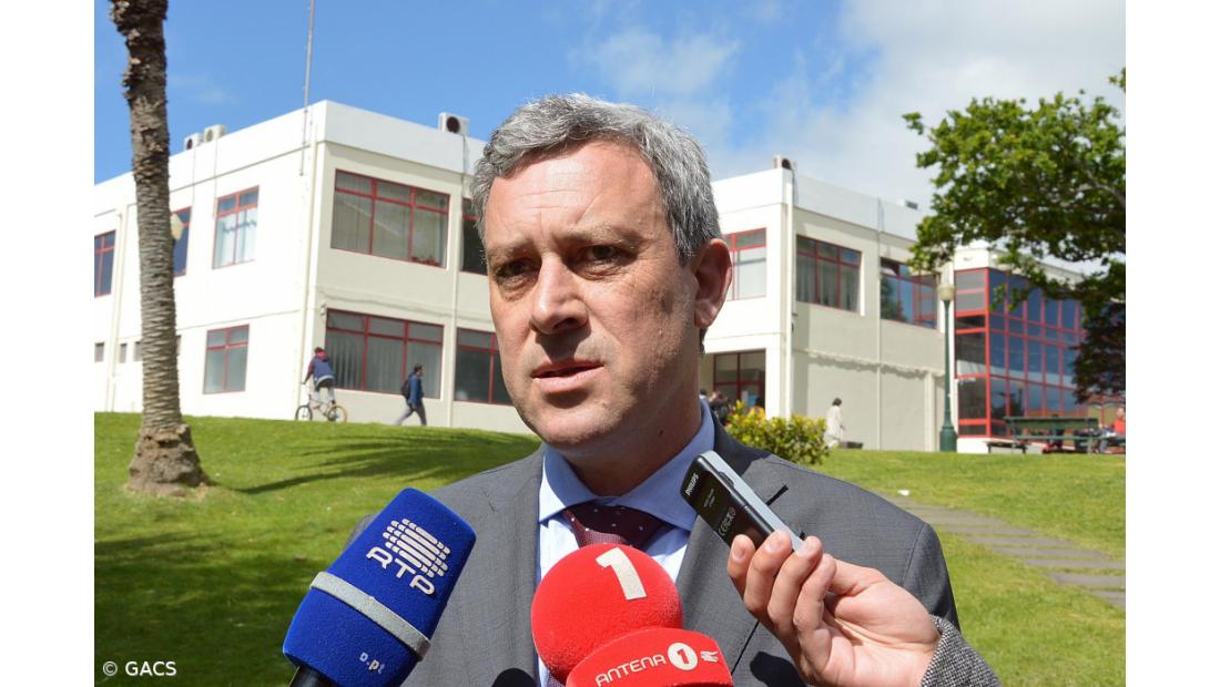 Universidade e Governo dos Açores contra criação de carreira científica regional