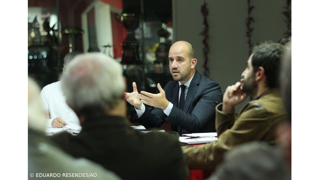 Aumento de salários provoca demissões na SAD do Santa Clara