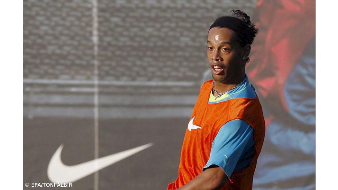 Ex-futebolista brasileiro Ronaldo internado em Ibiza devido a pneumonia