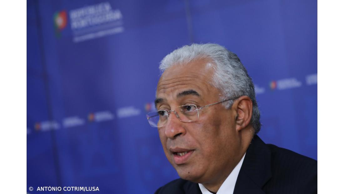 Costa visita unidade de queimados em Coimbra e reúne-se com autarcas da região