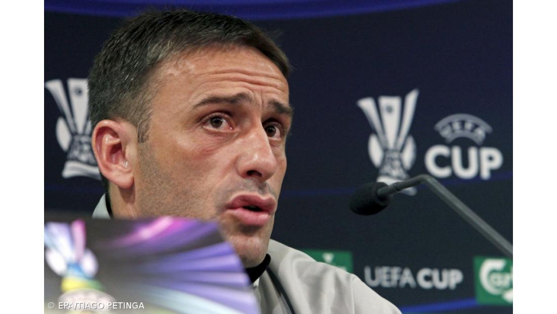  Paulo Bento diz que jogadores merecem entrar na história do clube      