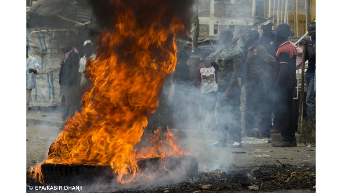 Polícia do Quénia dispersa com gás lacrimogéneo e tiros dezenas de pessoas – Imagem 2