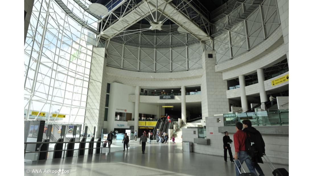 Pista do Aeroporto de Lisboa reaberta às 13h11 
