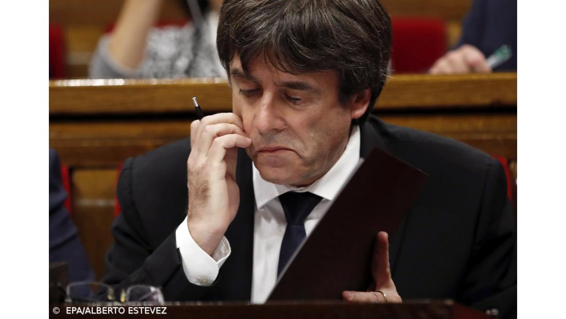 Puigdemont diz que é preciso reduzir "a tensão seja por palavras seja por atos"