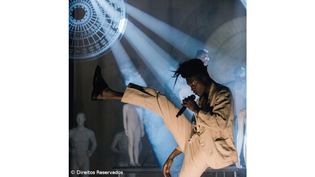 Músico Benjamin Clementine vai dar três concertos em março em Portugal – Imagem 1