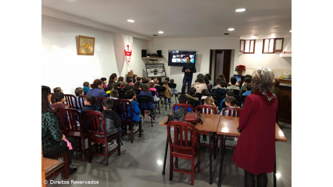 200 alunos açorianos visitam presépio da Casa da Madeira – Imagem 4