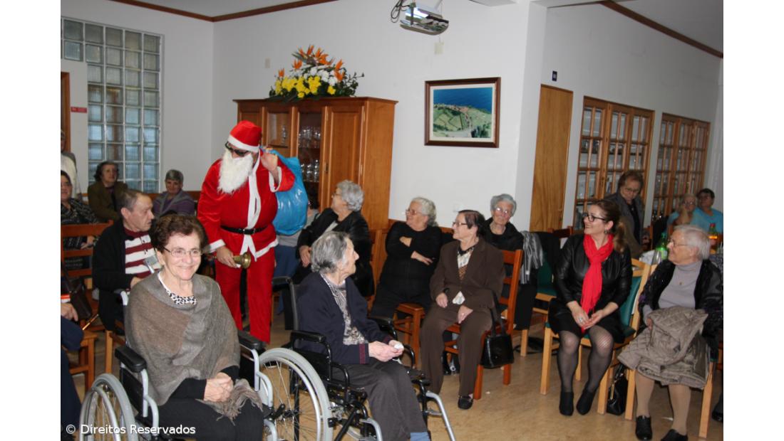 Utentes da Misericórdia do Nordeste celebram a magia do Natal – Imagem 1