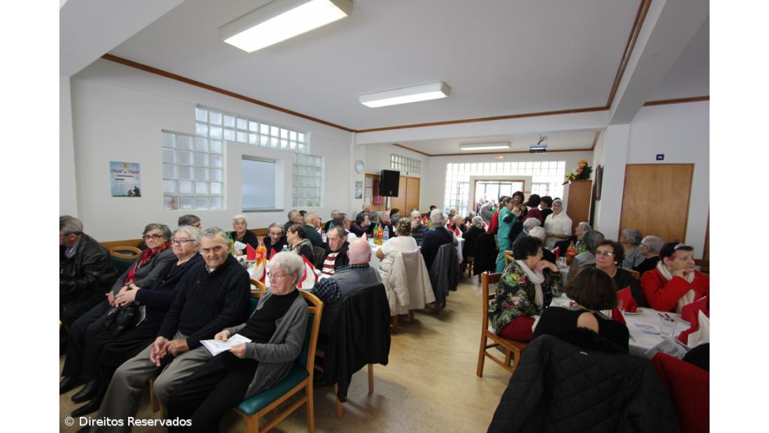 Utentes da Misericórdia do Nordeste celebram a magia do Natal – Imagem 2