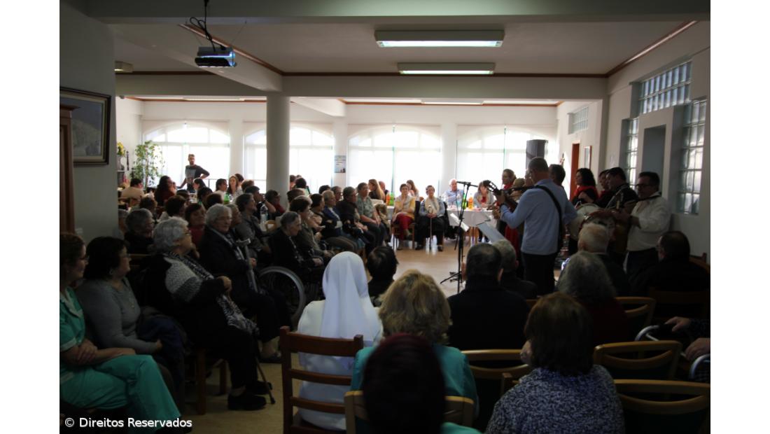 Utentes da Misericórdia do Nordeste celebram a magia do Natal – Imagem 7