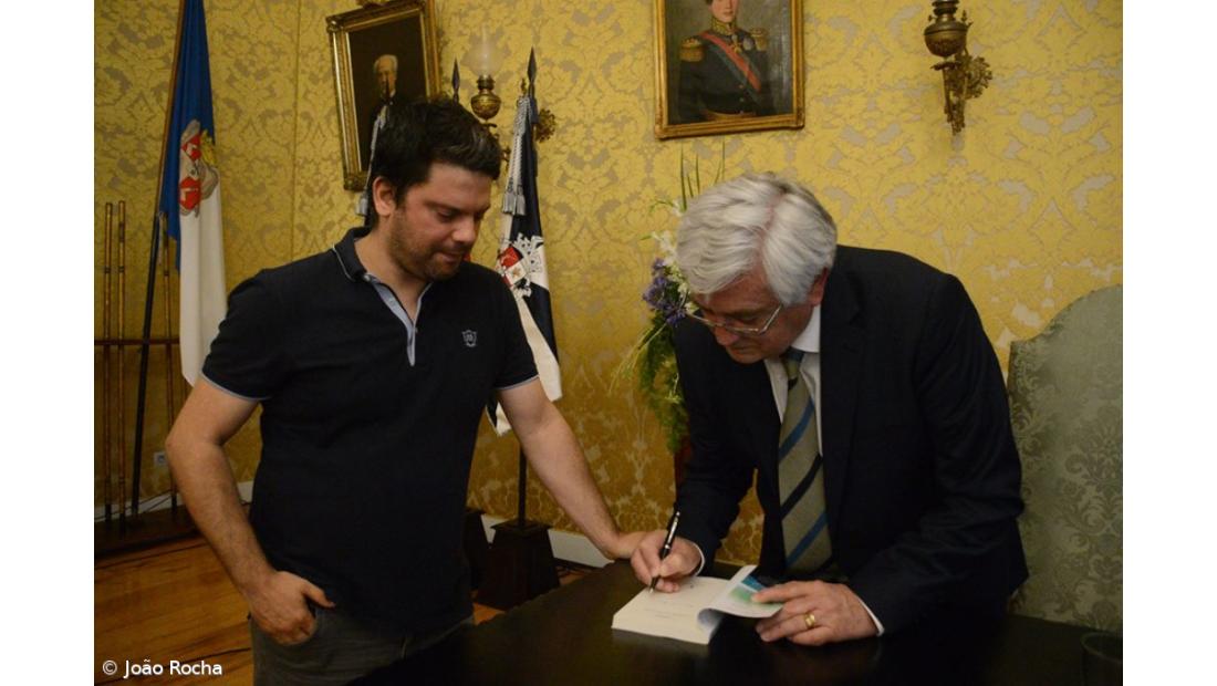 “Escrever também exige  que se tenha vivenciado” – Imagem 5