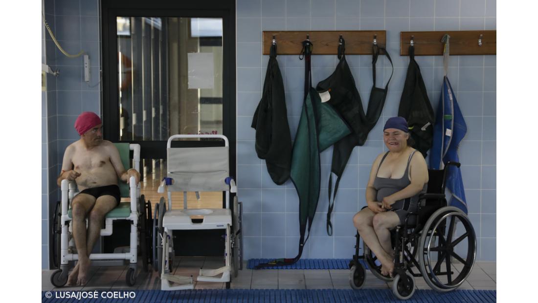 Associação de Gondomar dá aulas de mergulho a utentes com paralisia cerebral – Imagem 1