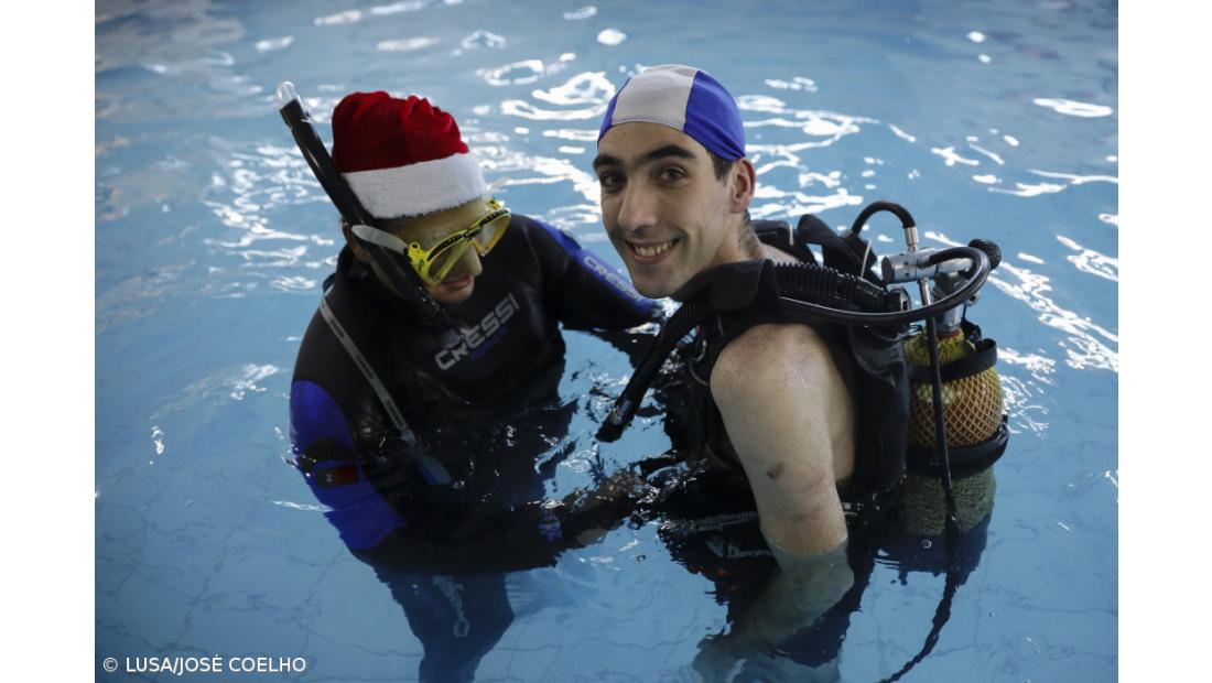 Associação de Gondomar dá aulas de mergulho a utentes com paralisia cerebral – Imagem 3