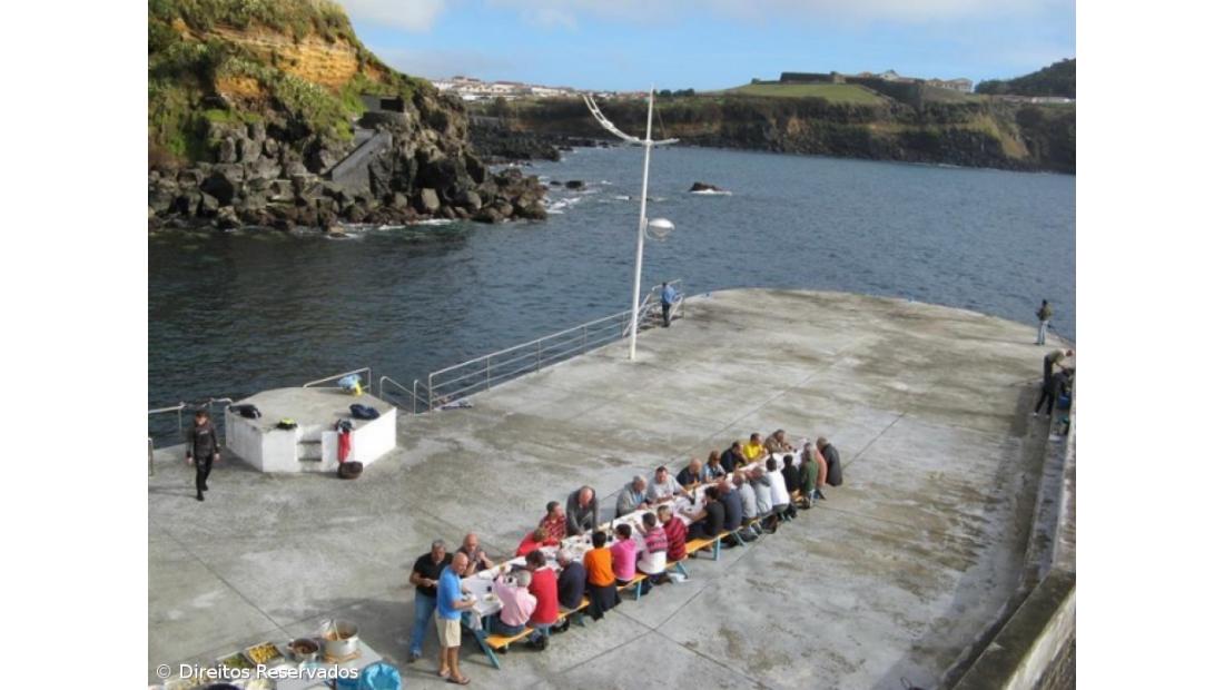 Banhistas da Silveira assíduos no ano inteiro – Imagem 9