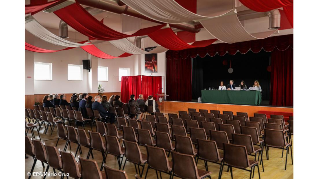 Pais de utentes e funcionários eleitos para direção da Raríssimas