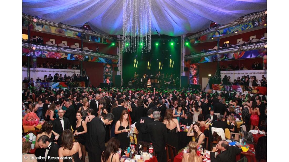 Carnaval volta a sair à rua em São Miguel com bailes do Coliseu quase esgotados