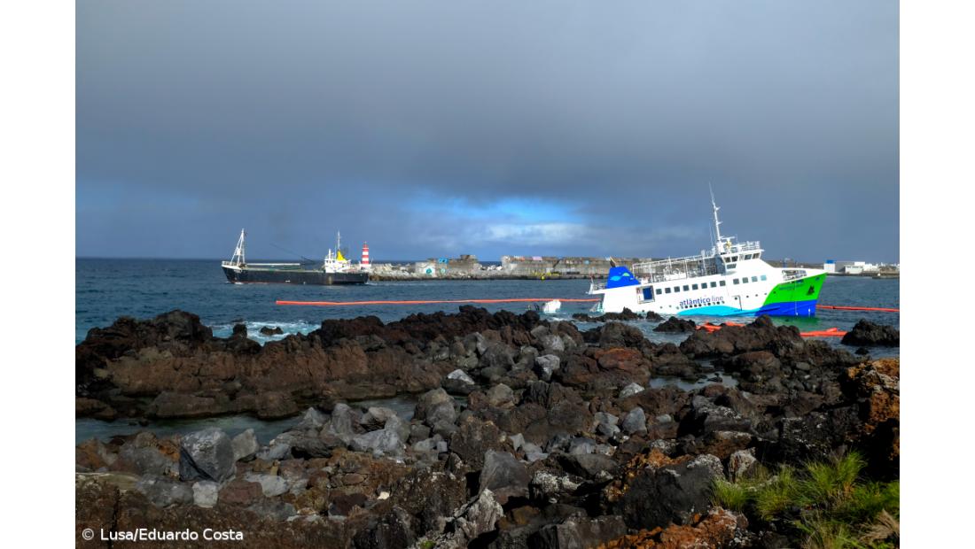 Norberto acordou, veio à janela e viu o "Mestre Simão" encalhado  – Imagem 2