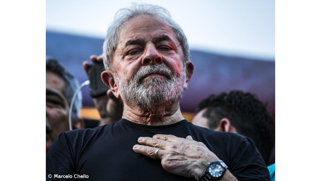 Justiça brasileira retira passaporte e impede Lula da Silva de sair do país