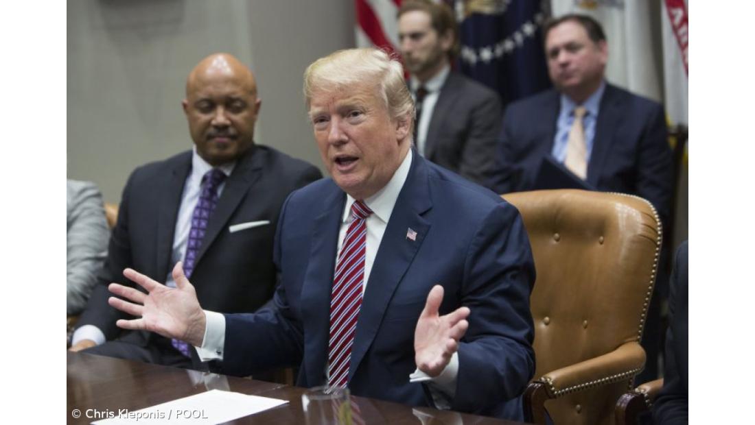 Trump acusa imprensa de usar caso dos explosivos para fazer ato político