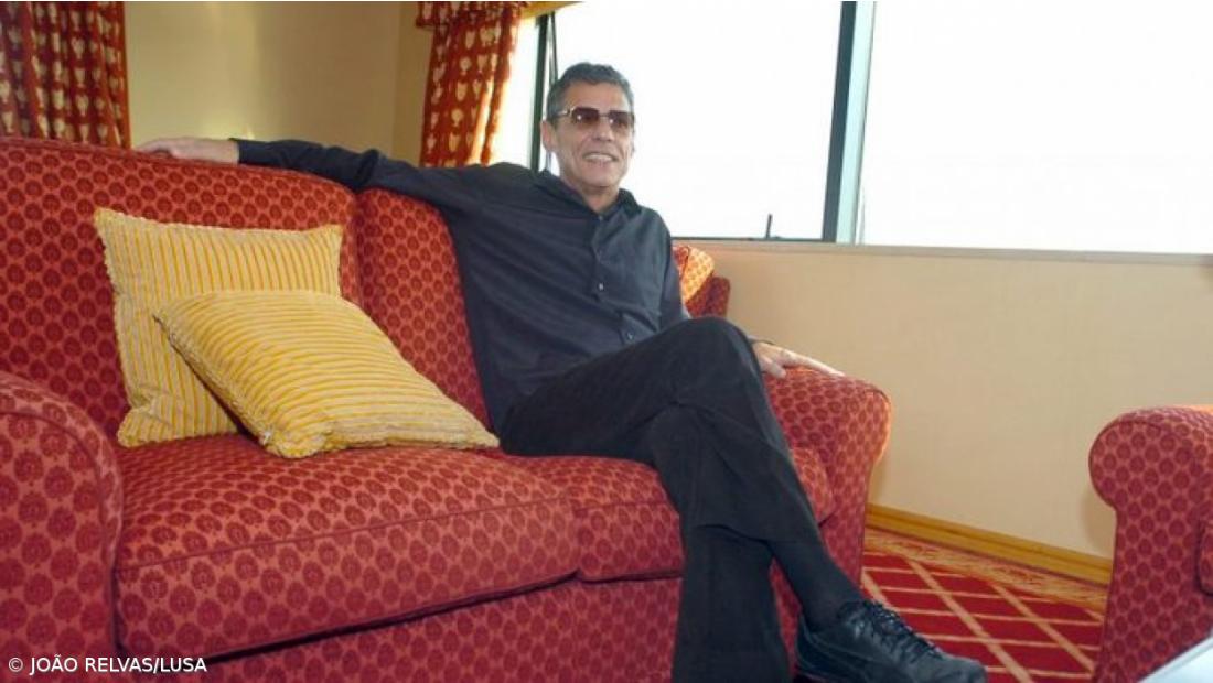 Chico Buarque cantou "apavorado" e de graça no Avante de 1980