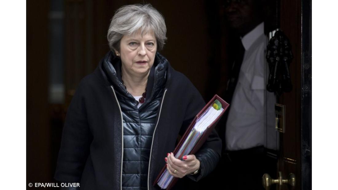 Theresa May anuncia boicote diplomático e real ao Mundial de futebol de 2018 