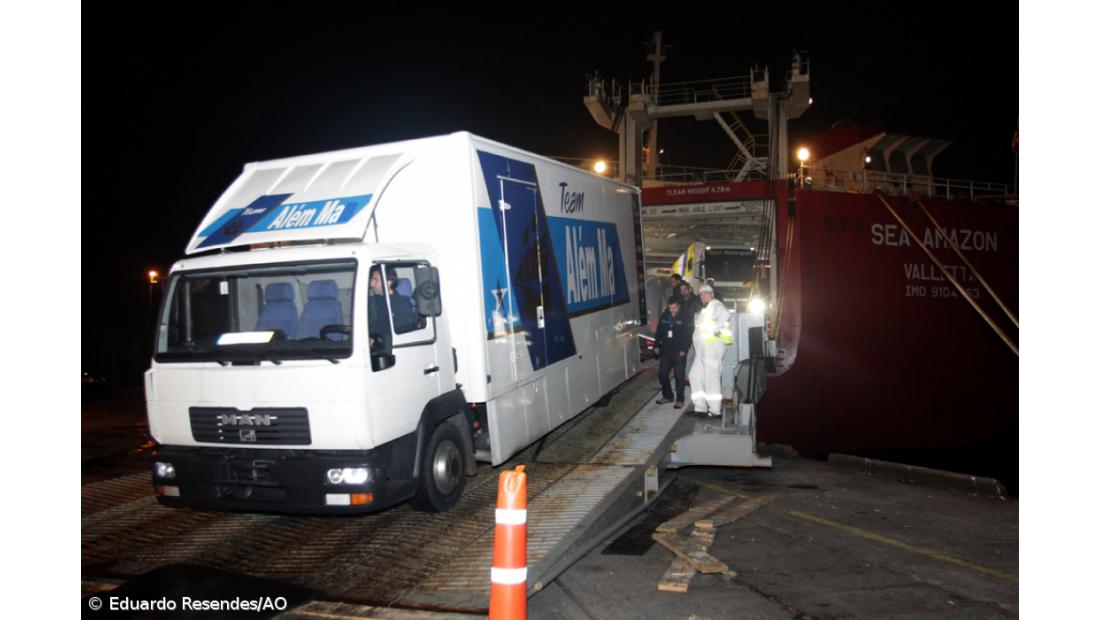 Desembarque noturno das viaturas do Azores Airlines Rallye  – Imagem 6