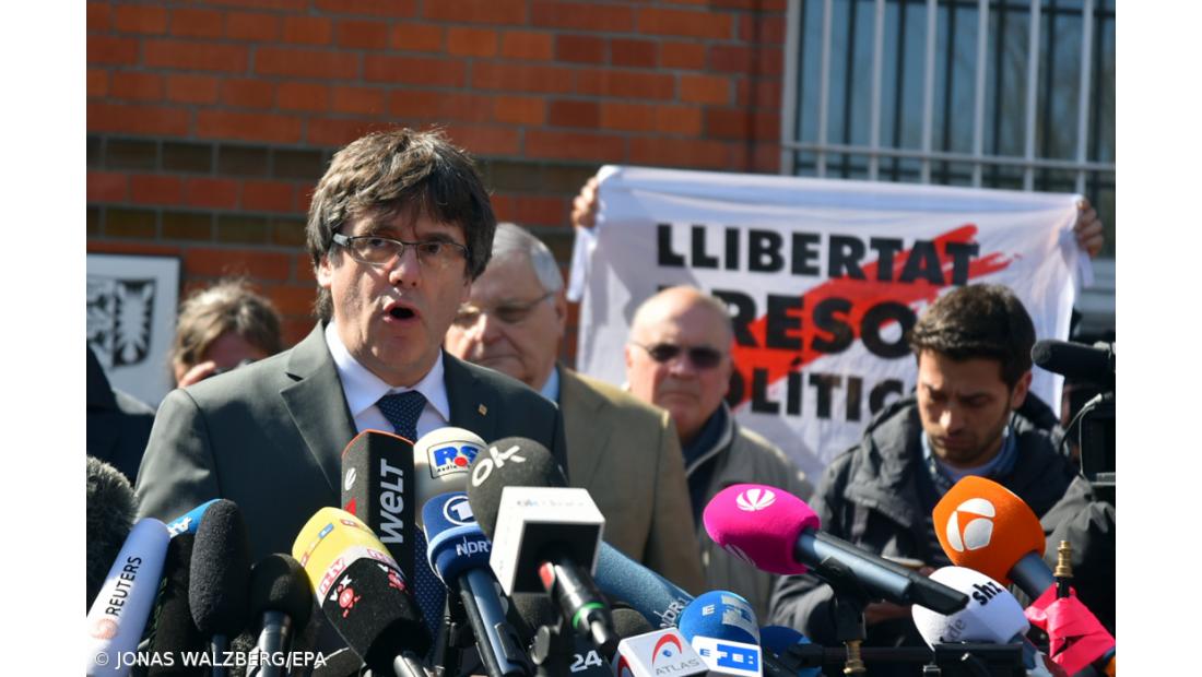 Puigdemont pagou fiança e saiu da cadeia alemã de Neumünster