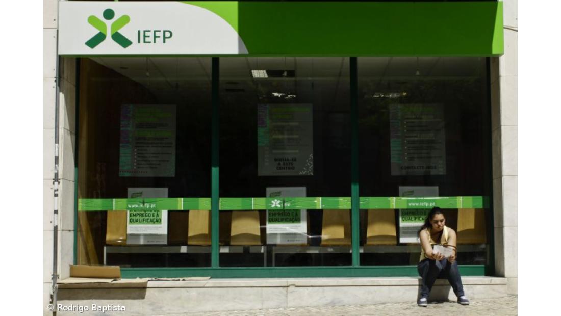 Desempregados inscritos nos centros de emprego sobem 4,9% em outubro